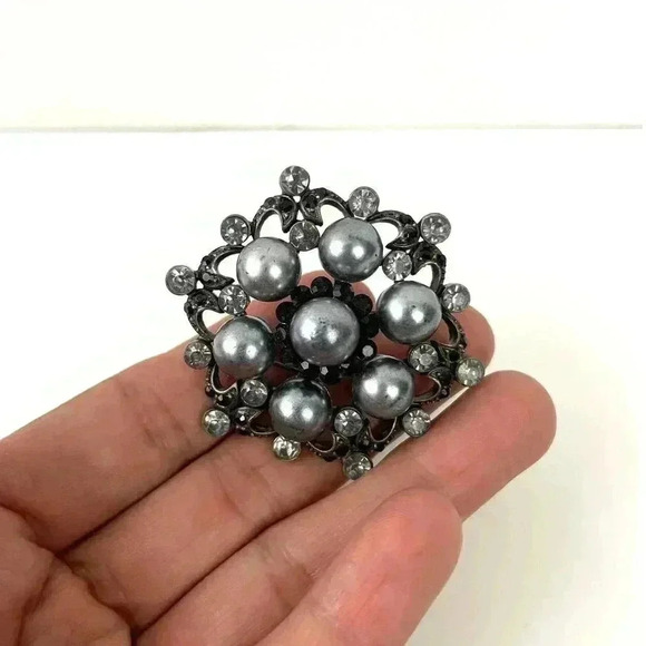 Antique Silver Cluster Faux Pearl Brooch Pin Rhinestone 5CM - Picture 10 of 11